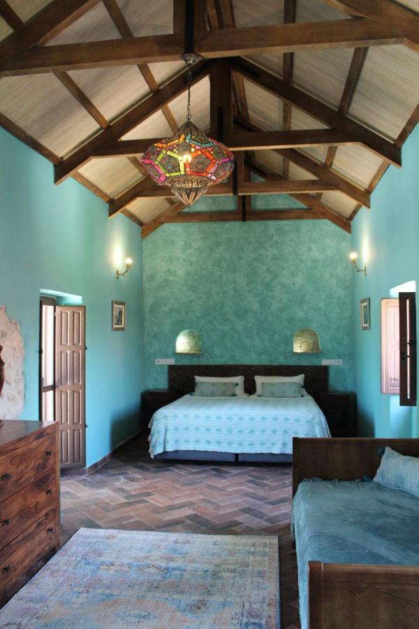 Room In Villa - Beautiful Accommodation At The Heart Of Andalusia Puente Genil Eksteriør billede